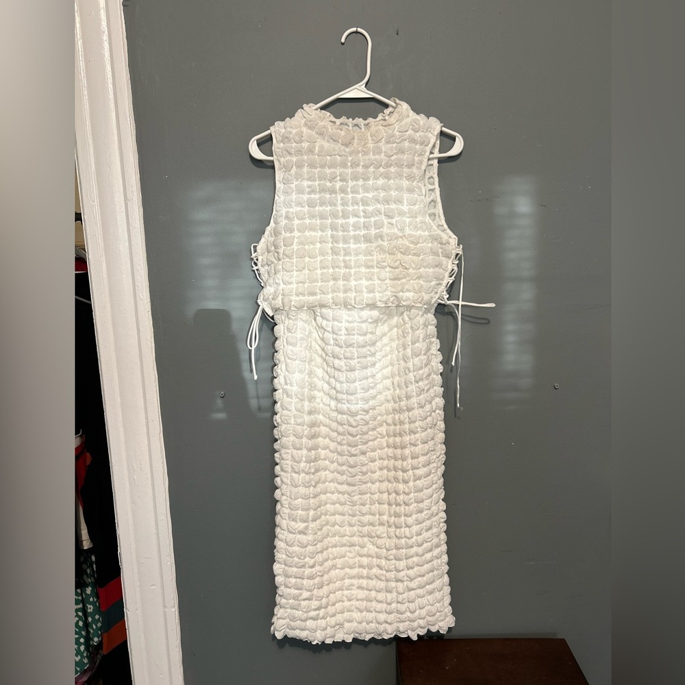White textured two piece set